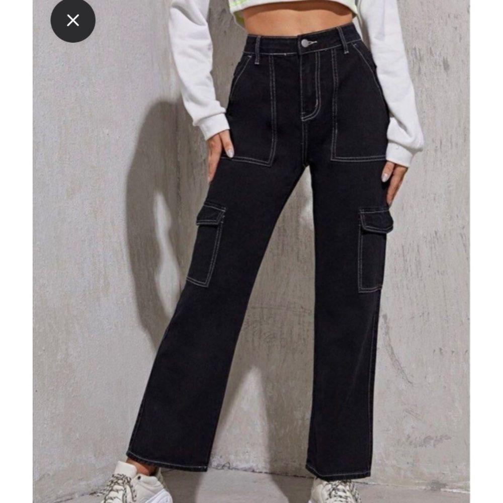 Shein High-Waisted Straight Leg Cargo Flap Pocket Side Cargo Jeans Black Size XS